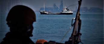 الإمارات تعلن موقفها من المشاركة في خطط تأمين مضيق هرمز