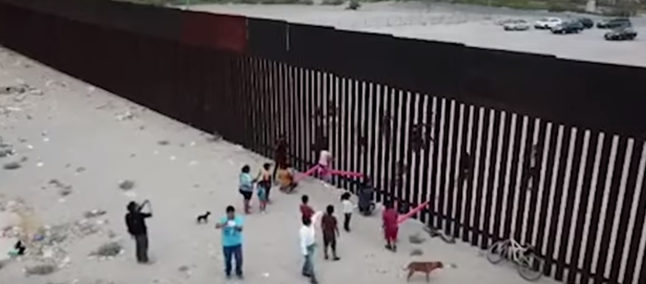 المراجيح حيلة الأطفال في هزيمة ترامب