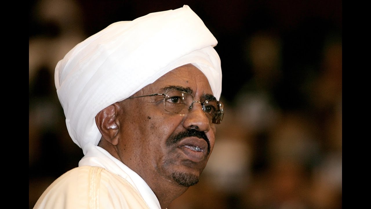  أول ظهور لـ البشير في عزاء والدته