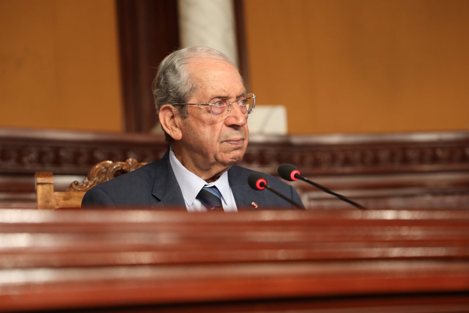 الرئيس التونسي المؤقت يقرر تمديد حالة الطوارئ لمدة شهر الرئيس التونسي المؤقت يقرر تمديد حالة الطوارئ لمدة شهر