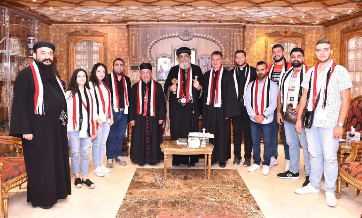 البابا تواضروس مع الشباب