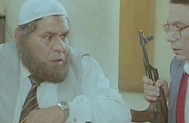 الفنان عادل إمام والفنان أحمد عقل في فيلم الإرهاب والكباب