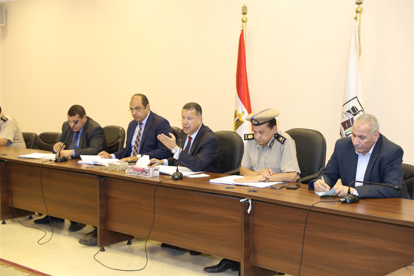 محافظ بني سويف: الموافقة على 396 طلب تقنين محافظ بني سويف: الموافقة على 396 طلب تقنين