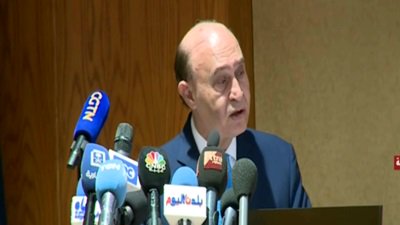 مميش: قناة السويس حققت أكبر عائد فى تاريخها مميش: قناة السويس حققت أكبر عائد فى تاريخها