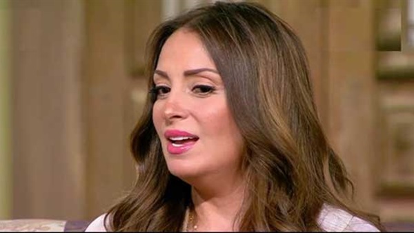 نرمين الفقي توثق حسابها بإنستجرام 