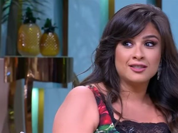 ياسمين عبد العزيز