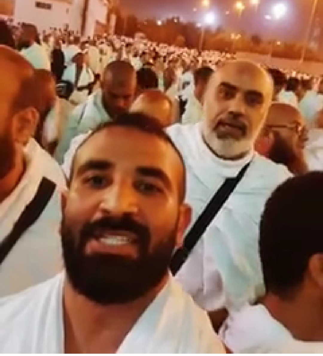 الجمهور يهاجم احمد سعد بعد ظهورة ملبيا 
