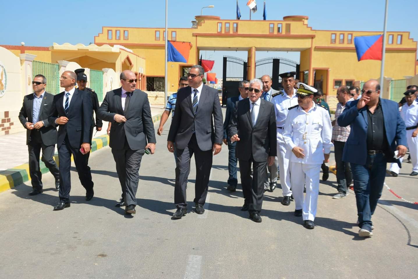 فودة يهنئء قيادات وضباط وجنود معسكر قوات الامن بطور سيناء 