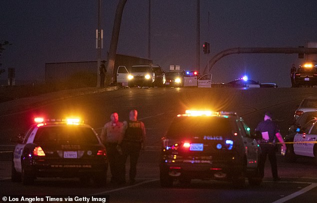 الشرطة الامريكية في مكان الحادث بكاليفورنيا