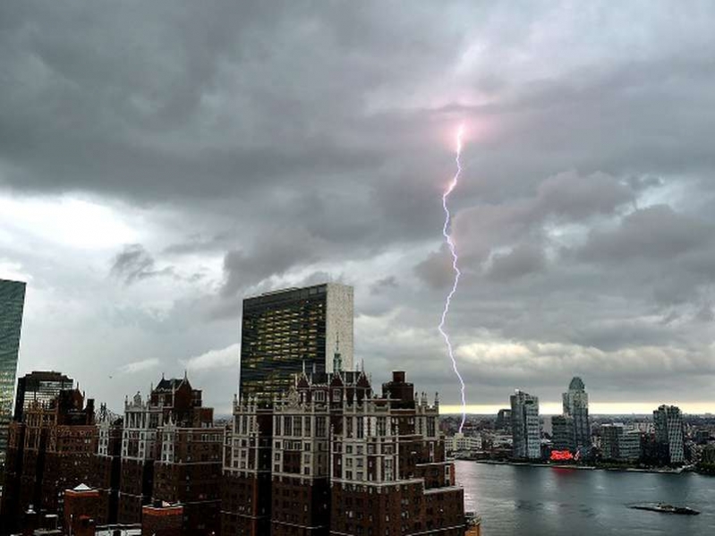 العاصفة كروسا غربي اليابان