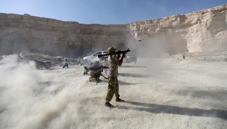 اشتباكات بين الجيش السوري والمعارضة بإدلب