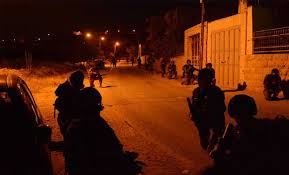 إصابة 33 فلسطينيا في مواجهات مع قوات الاحتلال شرق القدس