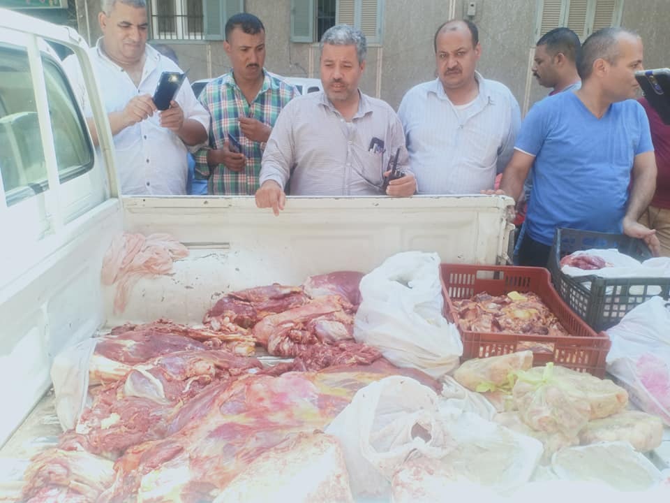 لحوم غير صالحة لحوم غير صالحة