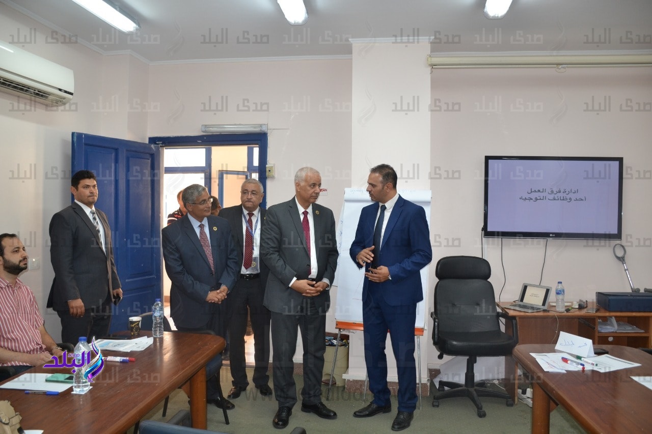 رئيس جامعة الاسكندرية أثناء جولته التفقدية رئيس جامعة الاسكندرية أثناء جولته التفقدية
