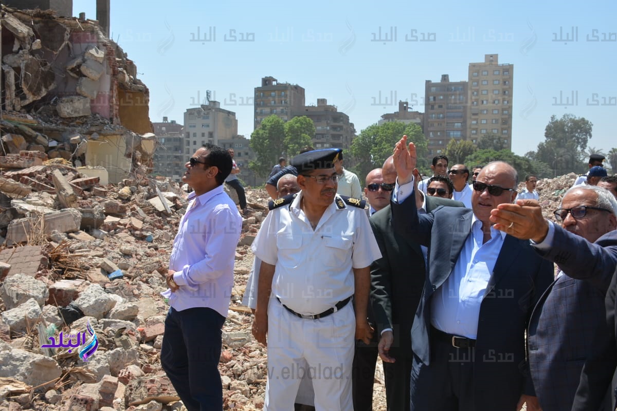 محافظ القاهرة يتابع أعمال إزالة منطقة أكشاك أبو السعود