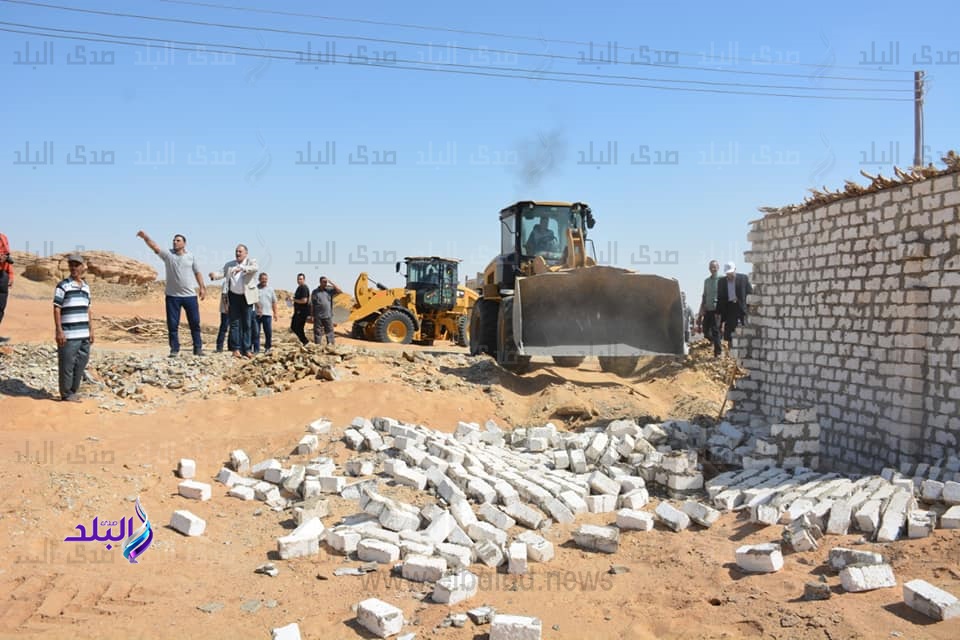 تنفيذ 32 قرار إزالة تعديات واستعادة 967 فدان  تنفيذ 32 قرار إزالة تعديات واستعادة 967 فدان