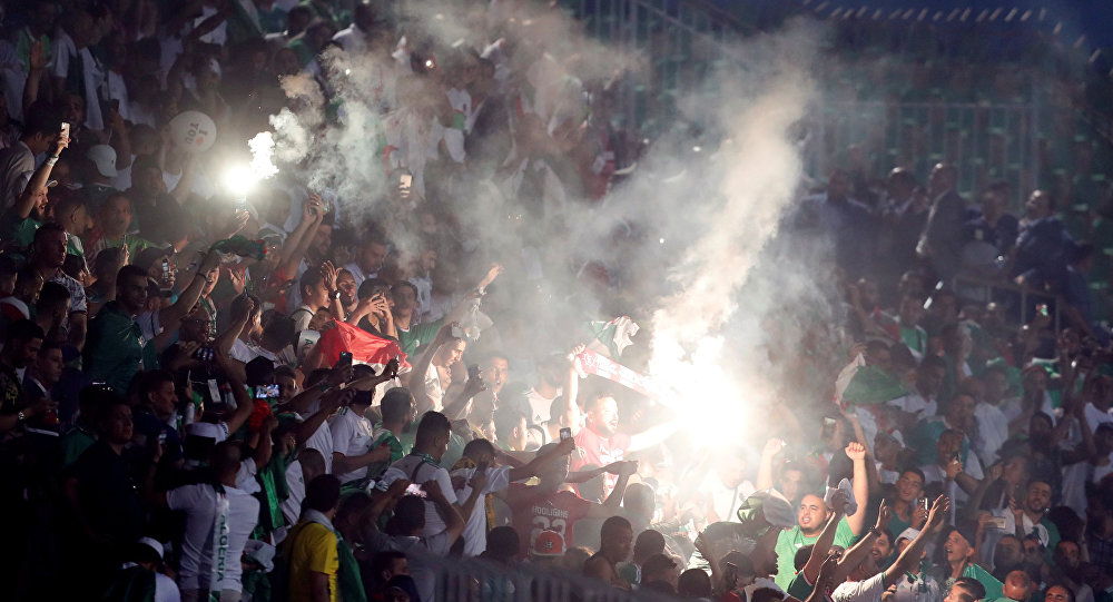 جماهير بالجزائر-أرشيفية