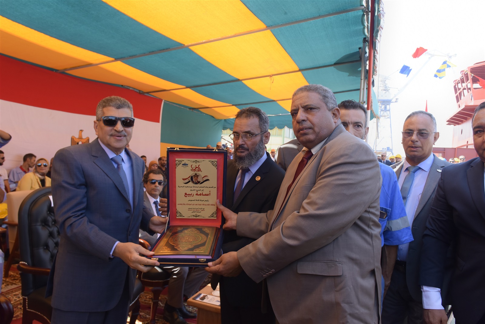 الفريق أسامة ربيع رئيس هيئة قناة السويس الفريق أسامة ربيع رئيس هيئة قناة السويس
