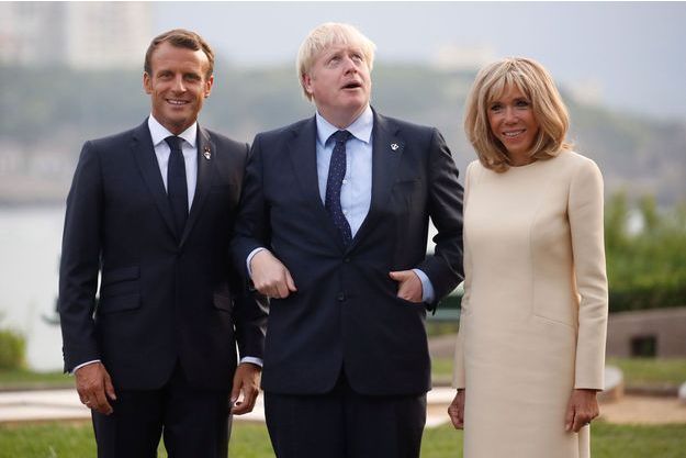 بوريس جونسون وماكرون وبريجيت بوريس جونسون وماكرون وبريجيت
