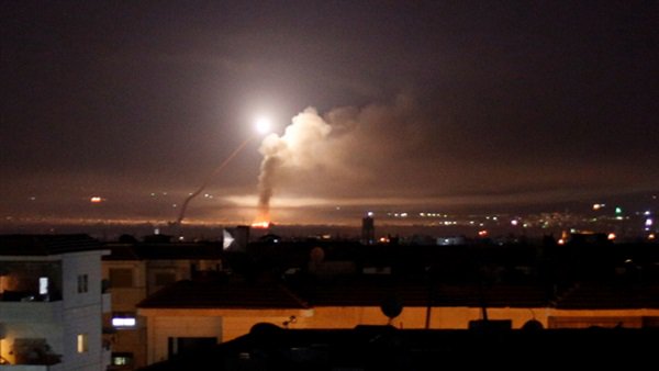 جيش الاحتلال الاسرائيلي يقصف مواقع في سوريا