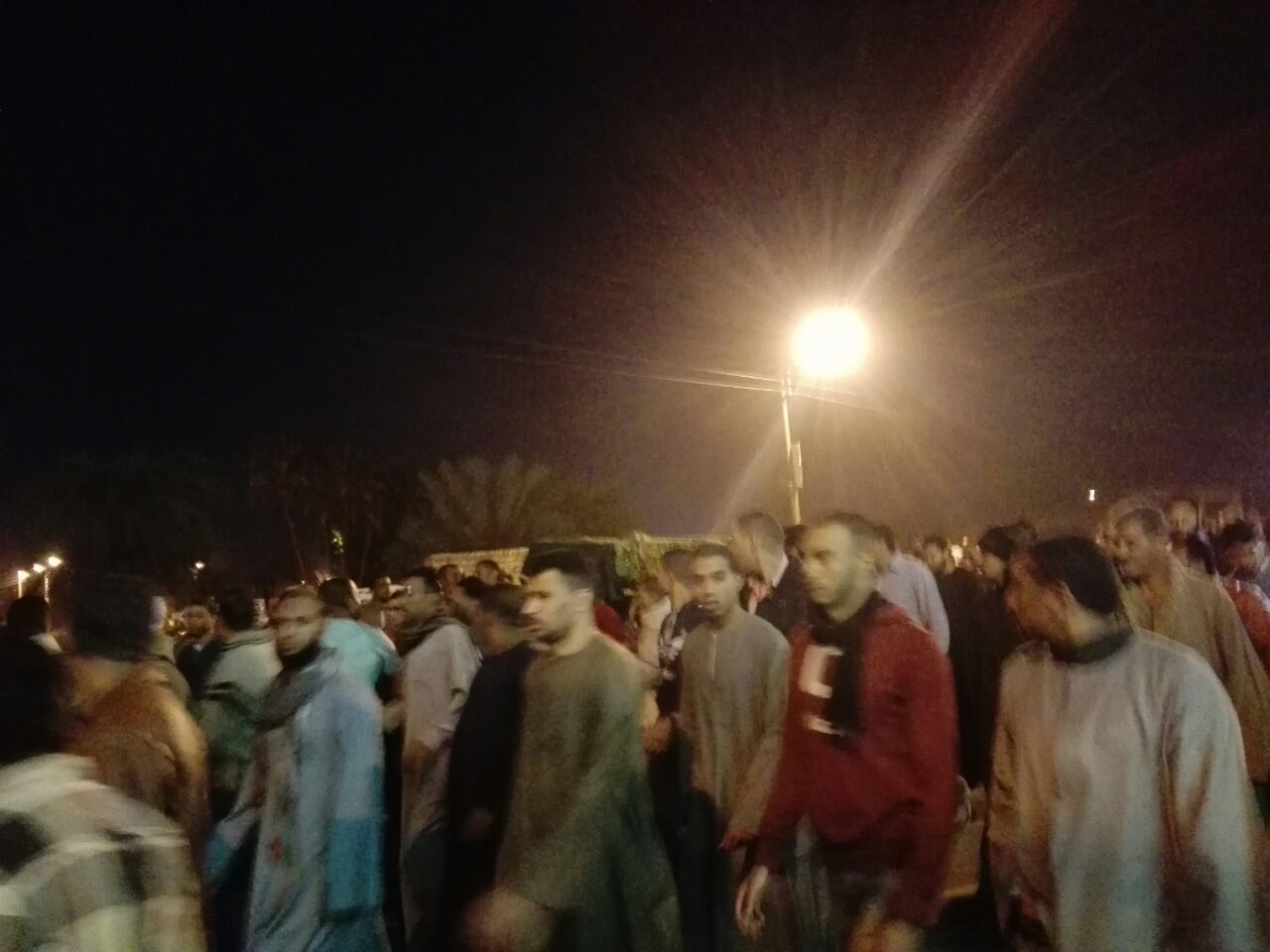 صورة أرشيفية - تجمع اهالى