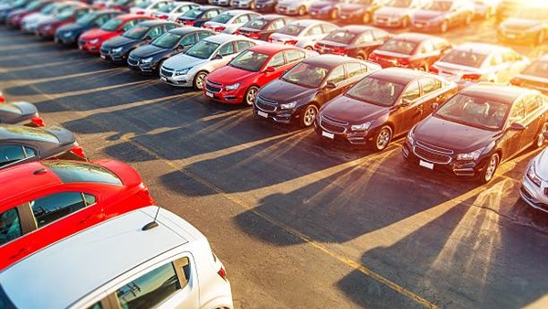 نخفاض أسعار السيارات والسلع المستوردة من الخارج نخفاض أسعار السيارات والسلع المستوردة من الخارج