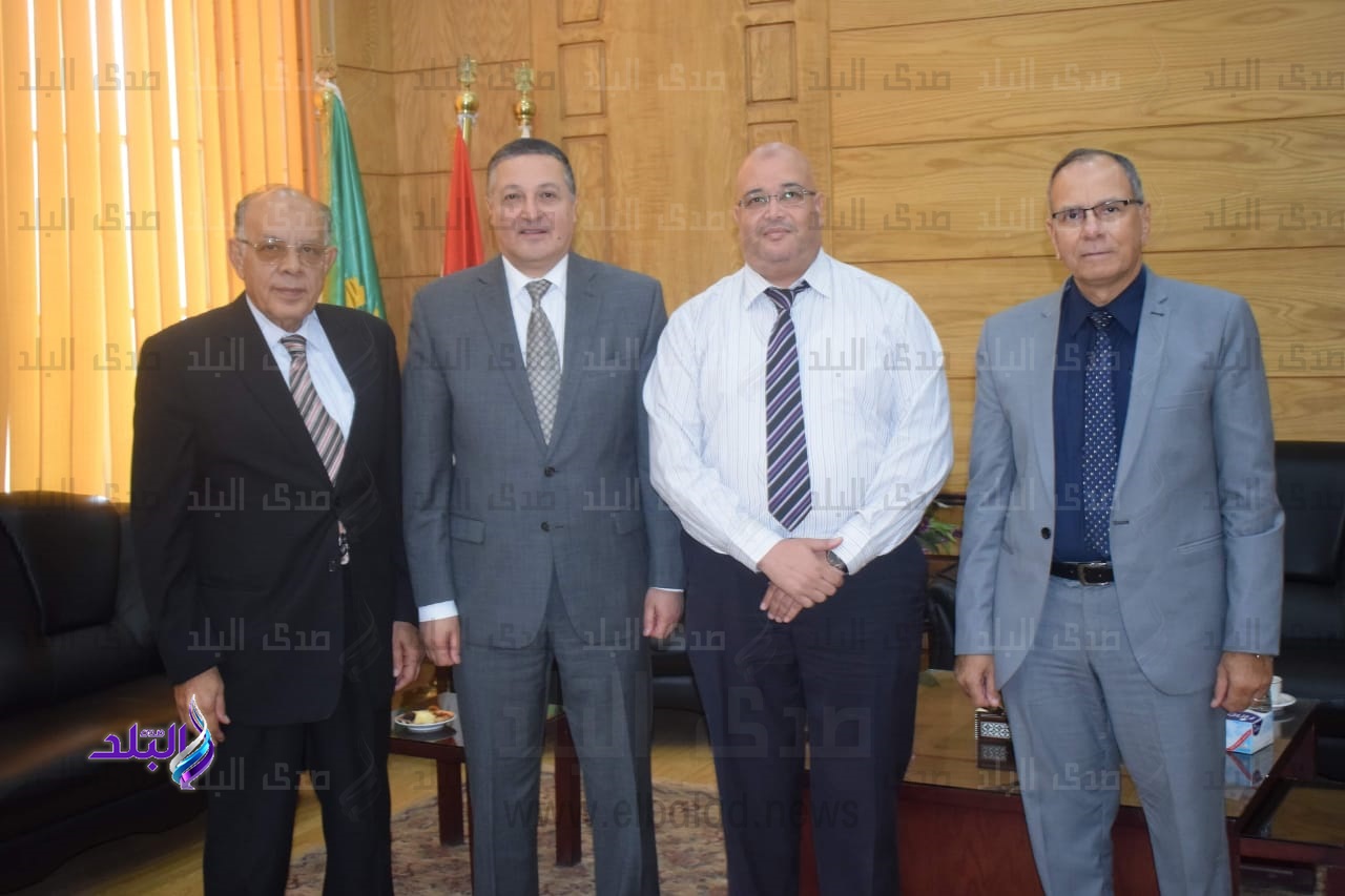 رئيس جامعة بنها يستقبل فريق منظومة الجودة الإدارية رئيس جامعة بنها يستقبل فريق منظومة الجودة الإدارية