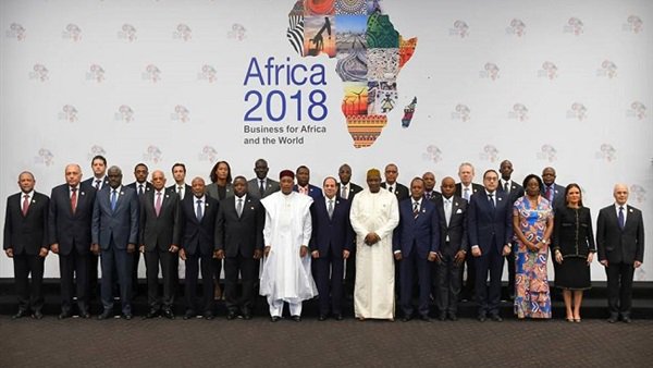 الرئيس السيسي يتوسط زعماء إفريقيا - قمة G7