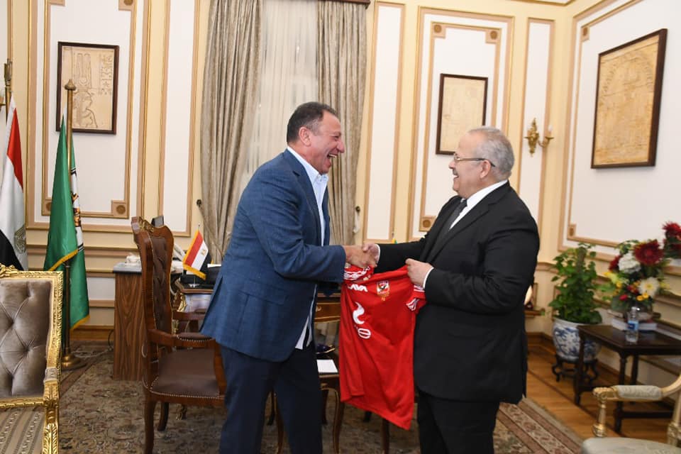 رئيس جامعة القاهرة