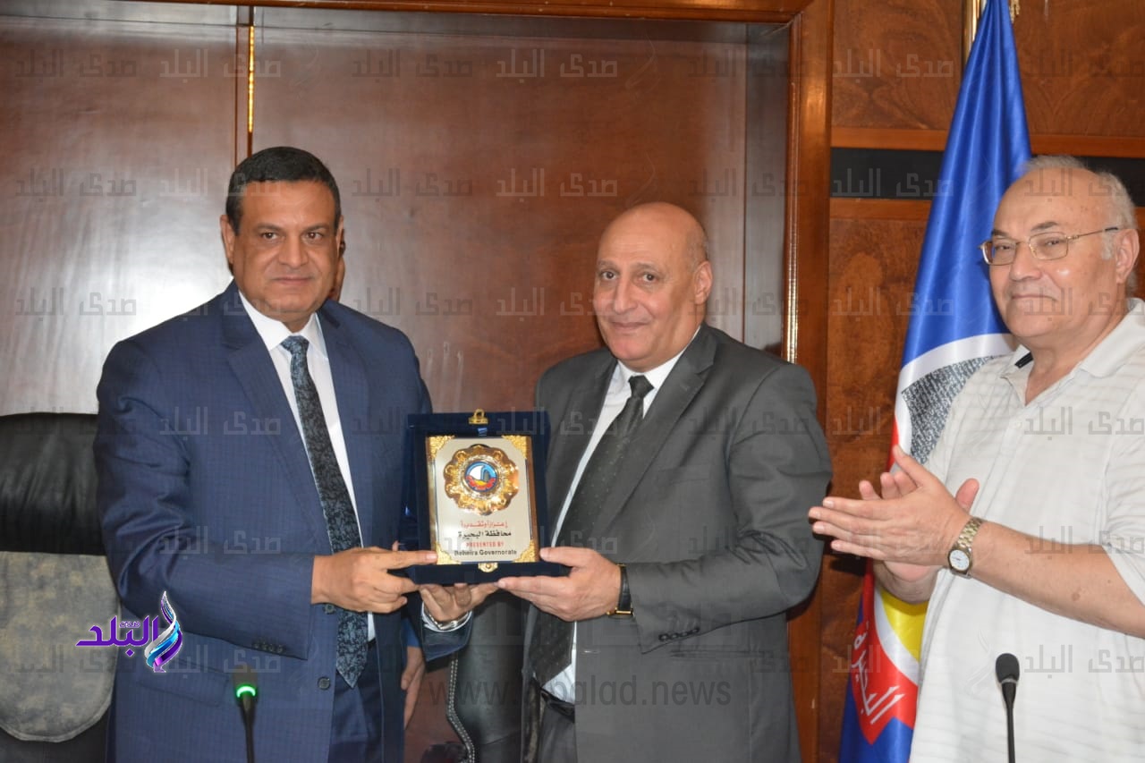  اللواء هشام آمنة محافظ البحيرة