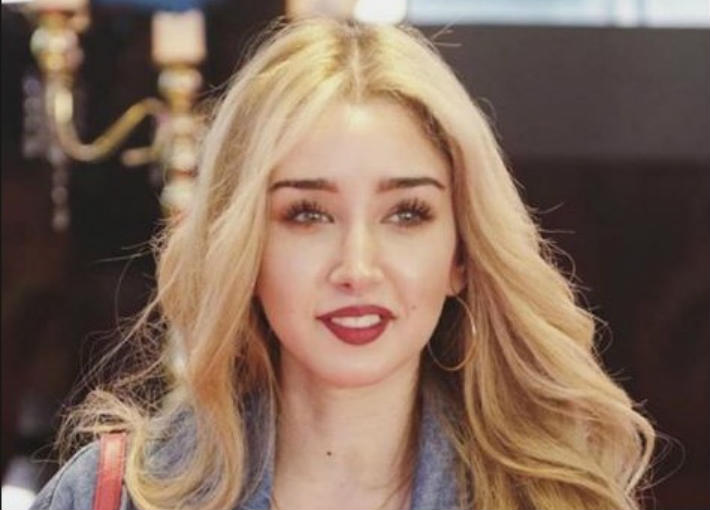 هنا الزاهد 