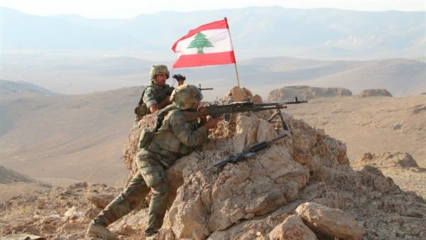  لحظة اطلاق الجيش اللبناني النار على الطائرات الإسرائيلية