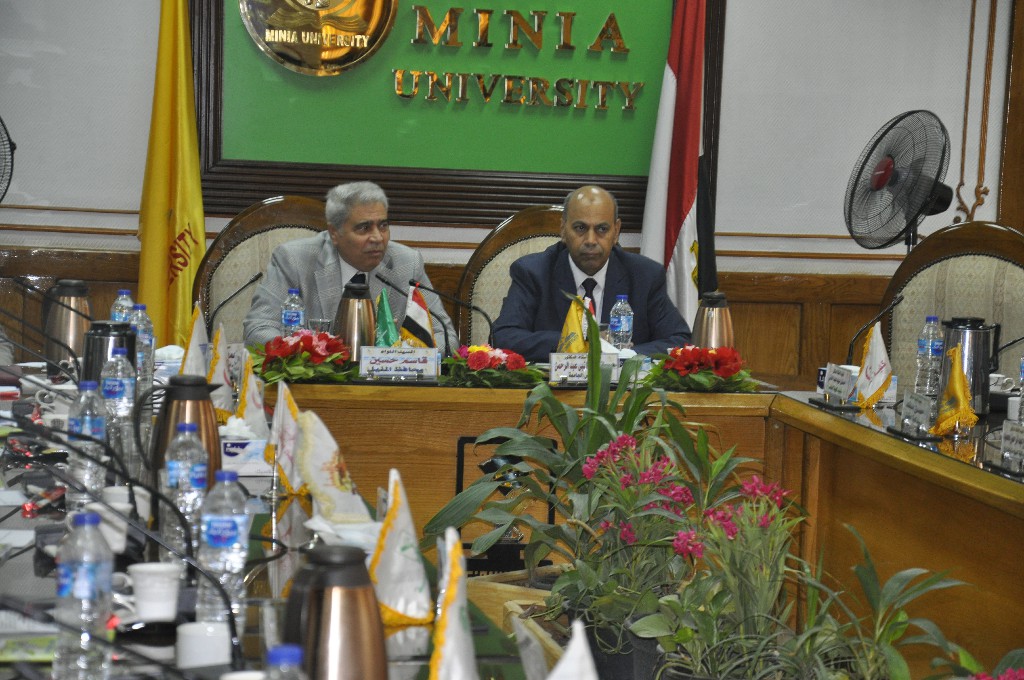الدكتور مصطفى عبد النبى رئيس جامعة المنيا الدكتور مصطفى عبد النبى رئيس جامعة المنيا