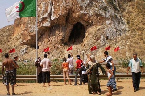 فوز الجزائر ببطولة أفريقيا يعيد مطلب فتح الحدود المغربية فوز الجزائر ببطولة أفريقيا يعيد مطلب فتح الحدود المغربية