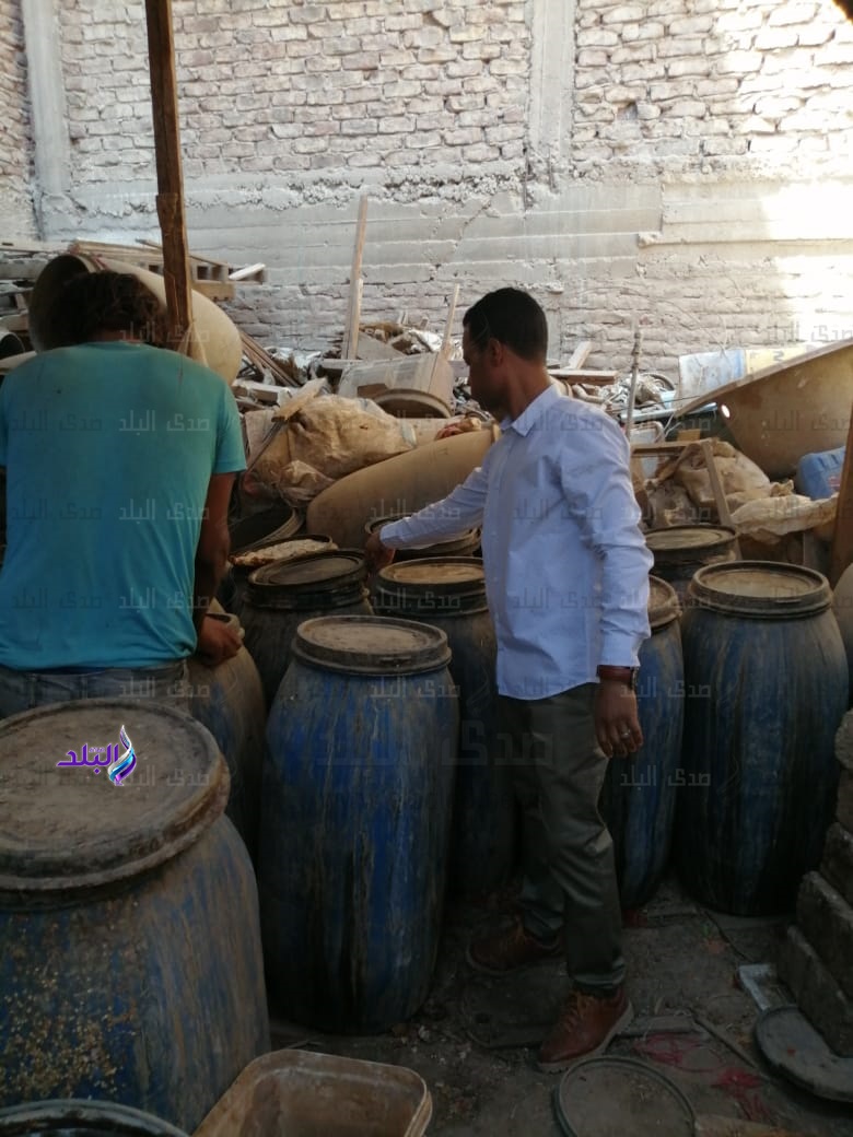 ضبط 15 طن مخلل غير صالحة للاستهلاك الآدمى فى حملة بأسوان