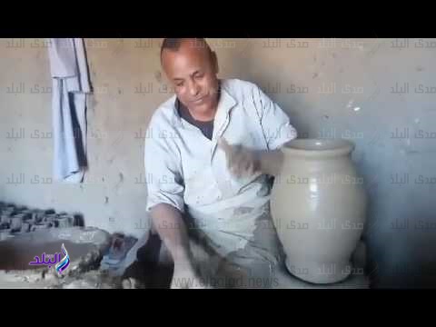 صناعة الفخار تتحدي التكنولوجيا في واحات الوادي الجديد