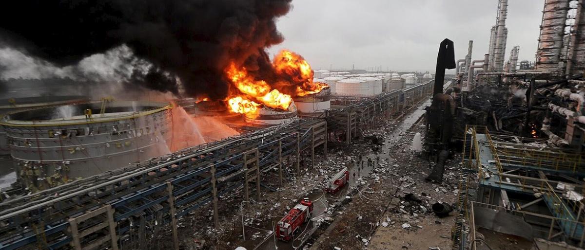 انفجار في مصنع كيماويات 