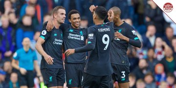 لاعبو ليفربول يحتفلون بالهدف الأول