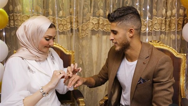 أحمد الشيخ وخطيبته الجديدة