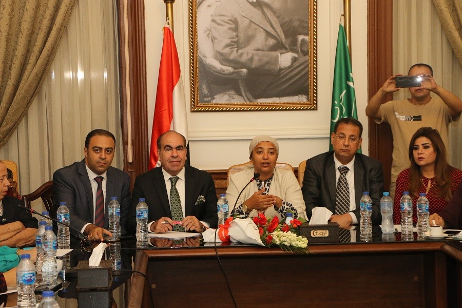 تدشين صندوق تبرعات لمبادرة "الوفد مع المرأة"