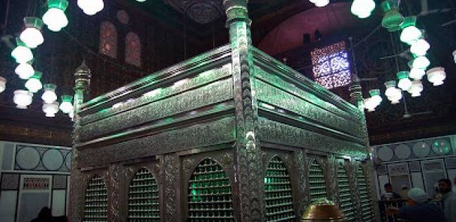 حكم زيارة مقامات آل البيت