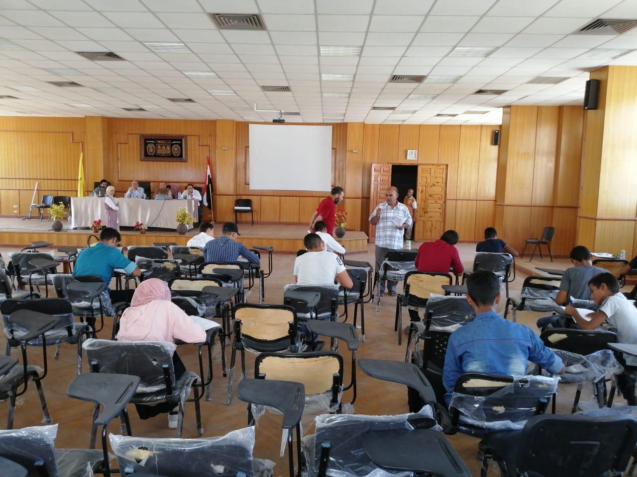 بدء اختبارات أبناء الشهداء للقبول بمدارس التمريض في سيناء بدء اختبارات أبناء الشهداء للقبول بمدارس التمريض في سيناء