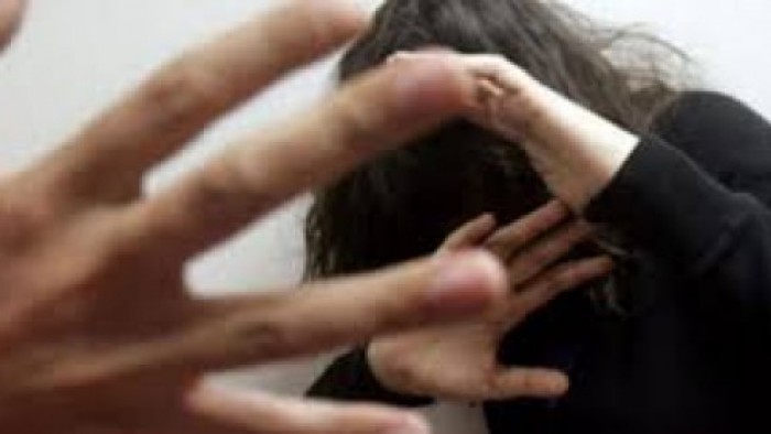 يضرب زوجته - صورة ارشيفية يضرب زوجته - صورة ارشيفية
