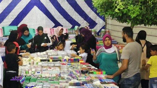 مستقبل وطن يقيم شوادر لبيع مستلزمات المدارس 