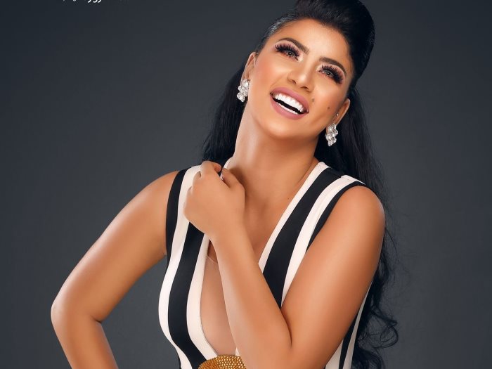 كارولين عازمى