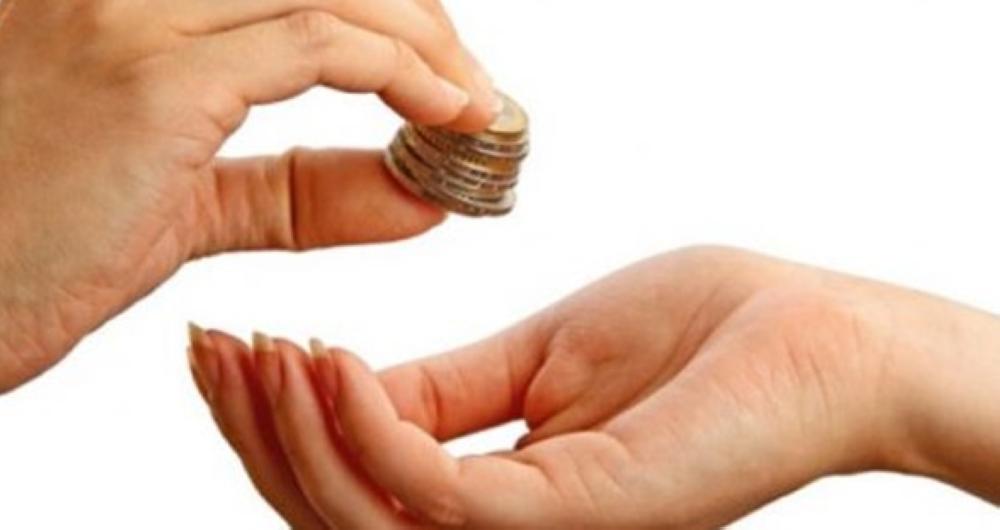 حكم الزوج المُقتِّرعلى زوجته