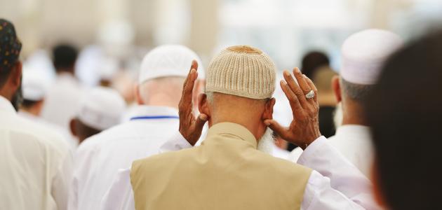 حكم التكبير وراء الإمام بصوت عالى