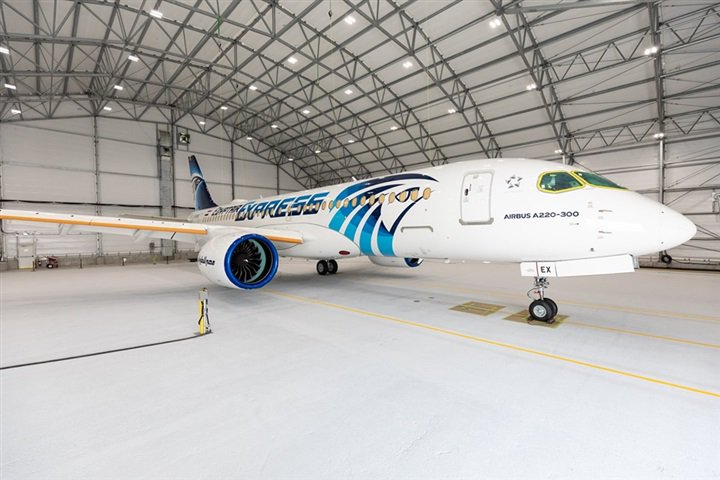 طائرة مصر للطيران A220 طائرة مصر للطيران A220
