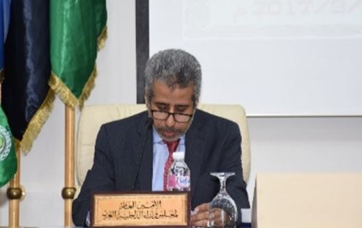 الدكتور محمد بن علي كومان الأمين العام للمجلس