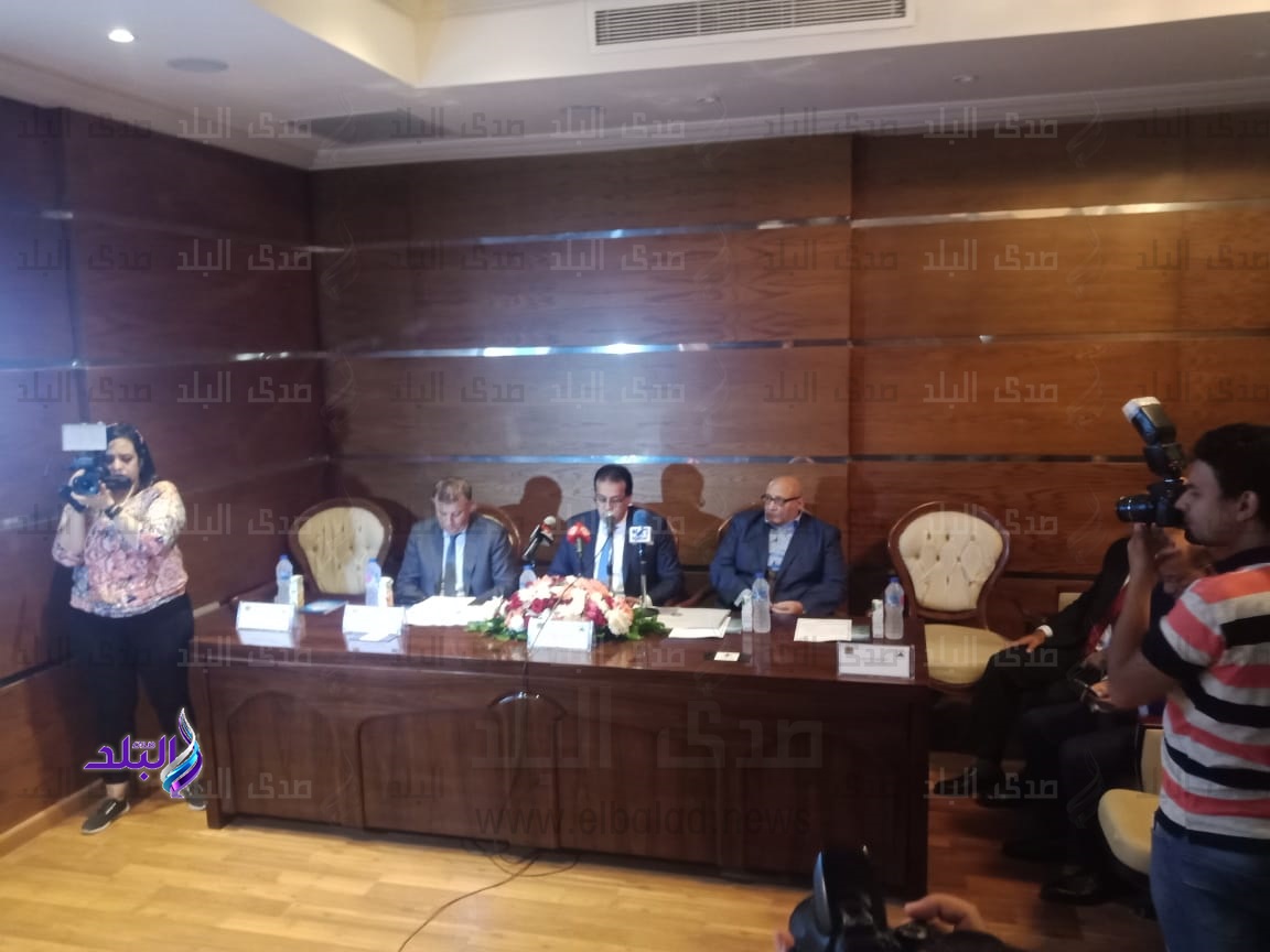 وضع حجر الأساس لمستشفي طب الأسنان الجديد